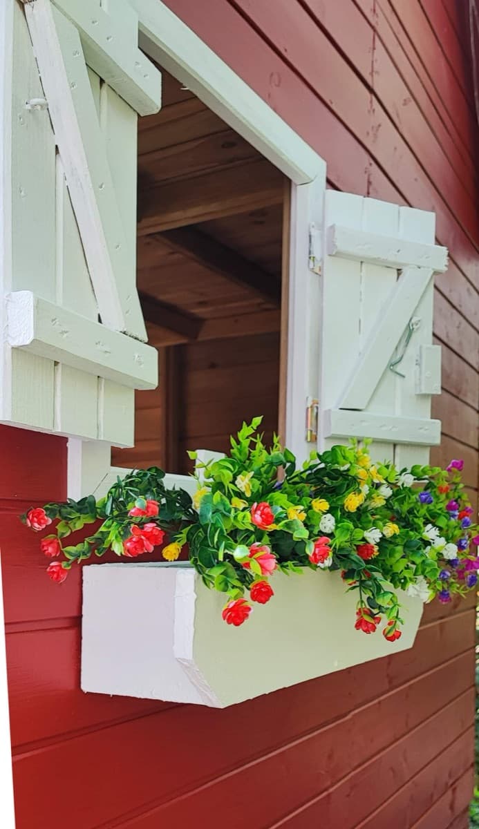 Blumenkasten mit Sommerblumen